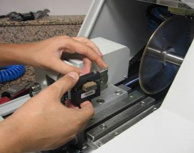 Preparazione di sezioni sottili di mattoni MgO-Cr