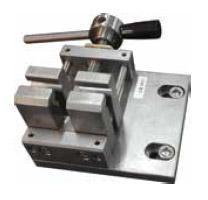 Quick Clamping Device for
round petrographic specimens